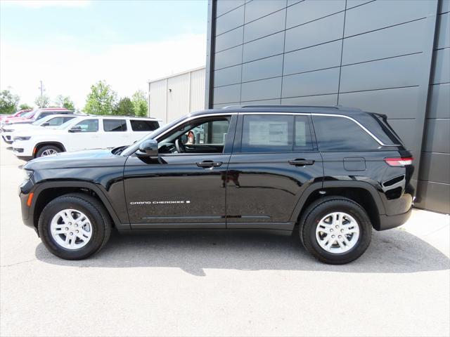2024 Jeep Grand Cherokee GRAND CHEROKEE LAREDO 4X4