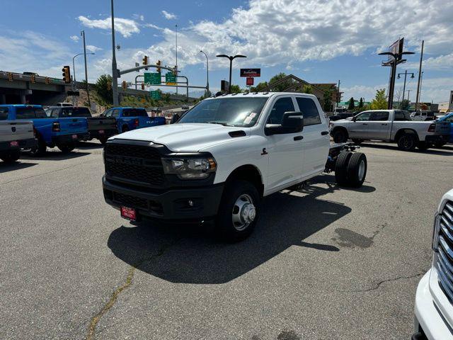 2024 RAM Ram 3500 Chassis Cab RAM 3500 TRADESMAN CREW CAB CHASSIS 4X4 60 CA