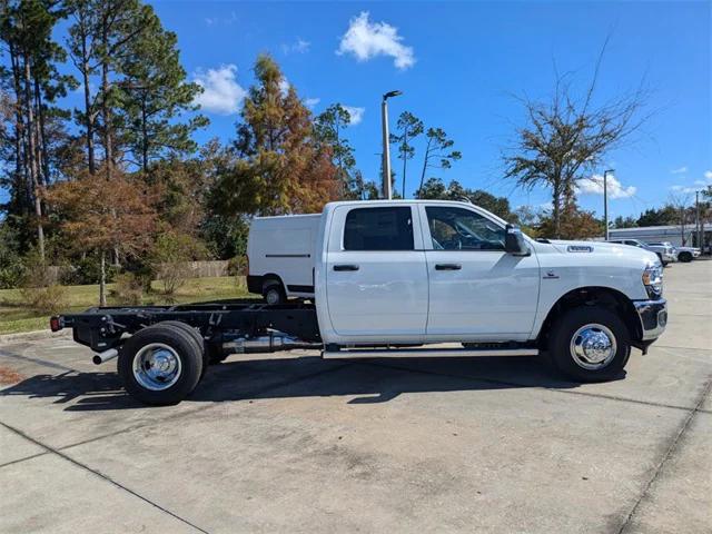 2024 RAM Ram 3500 Chassis Cab RAM 3500 TRADESMAN CREW CAB CHASSIS 4X4 60 CA