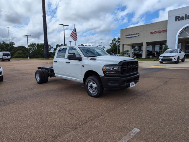 2024 RAM Ram 3500 Chassis Cab RAM 3500 TRADESMAN CREW CAB CHASSIS 4X4 60 CA