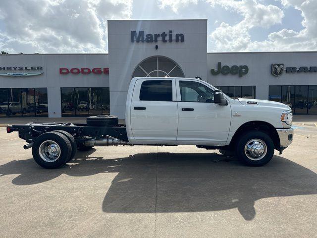 2024 RAM Ram 3500 Chassis Cab RAM 3500 TRADESMAN CREW CAB CHASSIS 4X4 60 CA