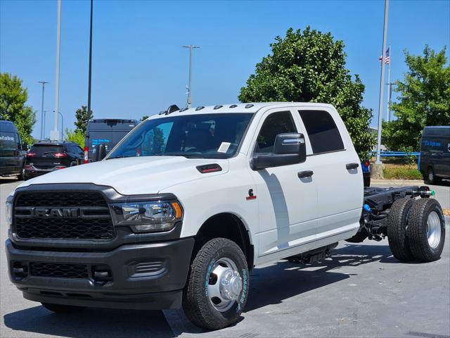 2024 RAM Ram 3500 Chassis Cab RAM 3500 TRADESMAN CREW CAB CHASSIS 4X4 60 CA