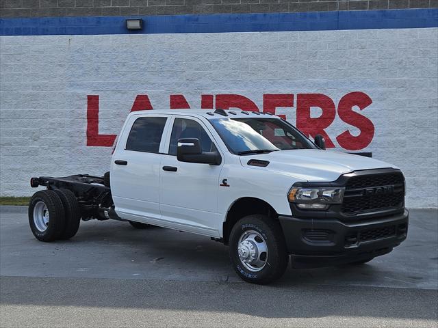 2024 RAM Ram 3500 Chassis Cab RAM 3500 TRADESMAN CREW CAB CHASSIS 4X4 60 CA