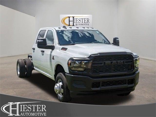 2024 RAM Ram 3500 Chassis Cab RAM 3500 TRADESMAN CREW CAB CHASSIS 4X4 60 CA