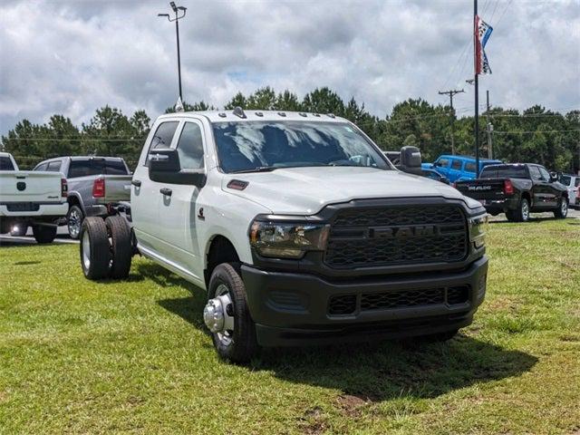 2024 RAM Ram 3500 Chassis Cab RAM 3500 TRADESMAN CREW CAB CHASSIS 4X4 60 CA