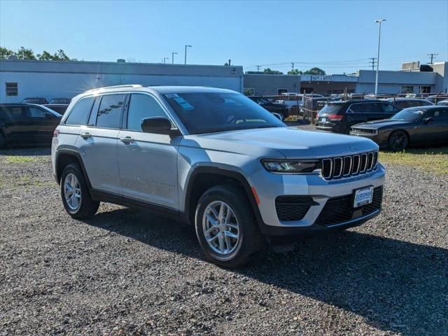 2024 Jeep Grand Cherokee GRAND CHEROKEE LAREDO X 4X4