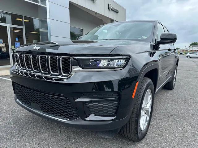 2024 Jeep Grand Cherokee GRAND CHEROKEE LAREDO X 4X4