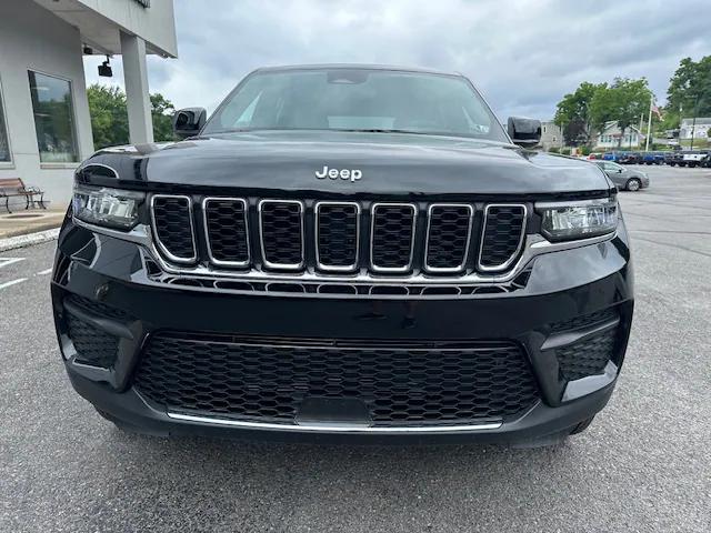 2024 Jeep Grand Cherokee GRAND CHEROKEE LAREDO X 4X4