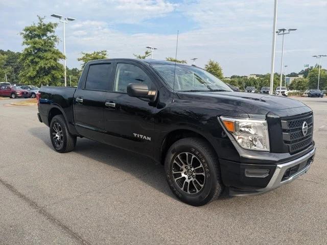 2021 Nissan TITAN Crew Cab SV 4x4