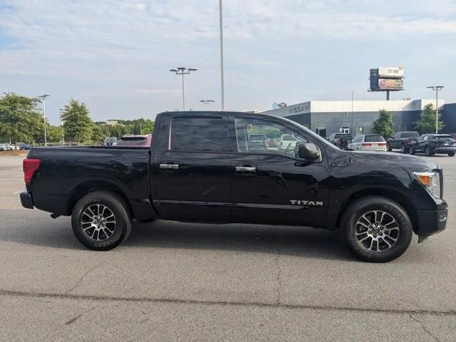 2021 Nissan TITAN Crew Cab SV 4x4