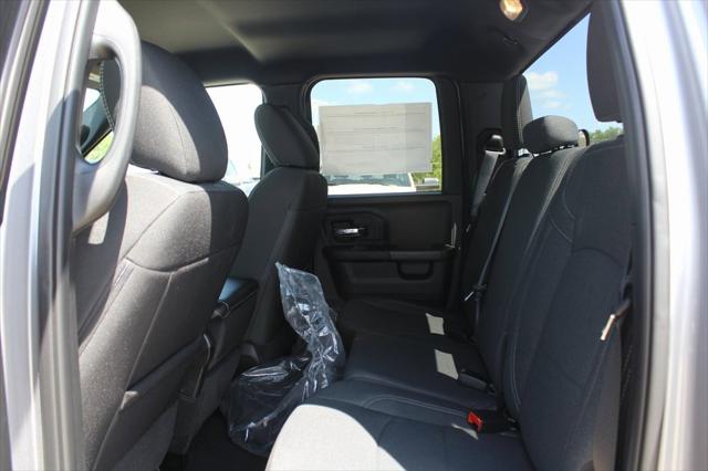 2024 Ram 1500 Classic Warlock Quad Cab 4x4 6'4" Box
