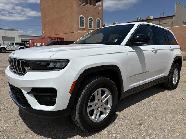 2023 Jeep Grand Cherokee Laredo 4x4