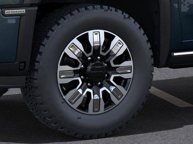 2024 GMC Sierra 2500HD 4WD Crew Cab Standard Bed Denali