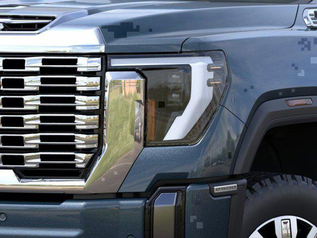 2024 GMC Sierra 2500HD 4WD Crew Cab Standard Bed Denali