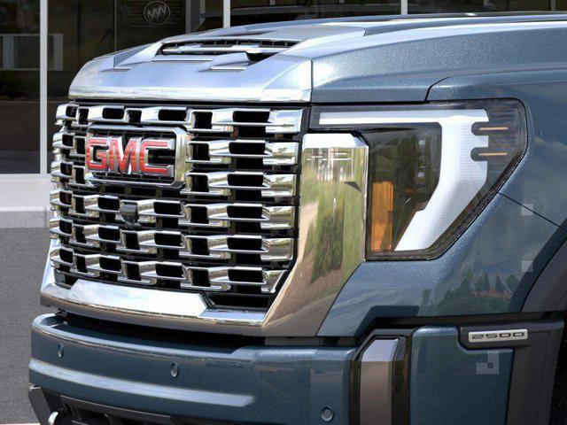 2024 GMC Sierra 2500HD 4WD Crew Cab Standard Bed Denali