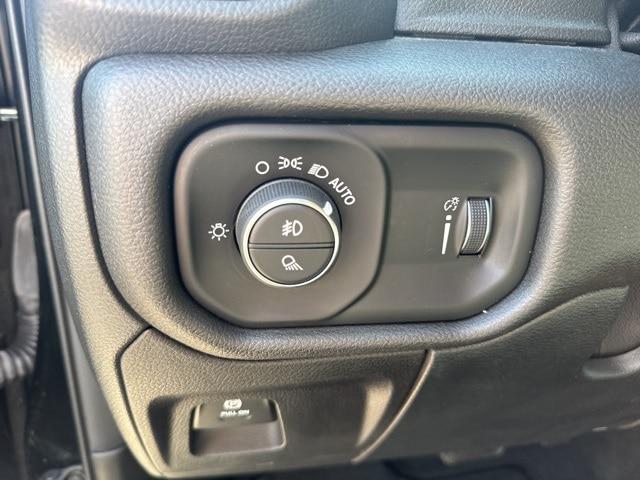 2021 Ram 1500 Big Horn Crew Cab 4x4 5'7" Box