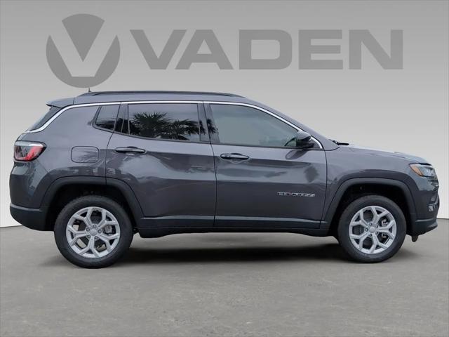 2024 Jeep Compass COMPASS LATITUDE 4X4