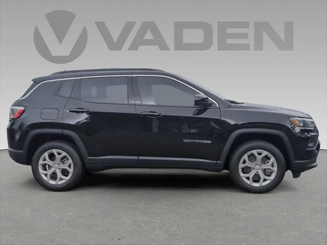 2024 Jeep Compass COMPASS LATITUDE 4X4