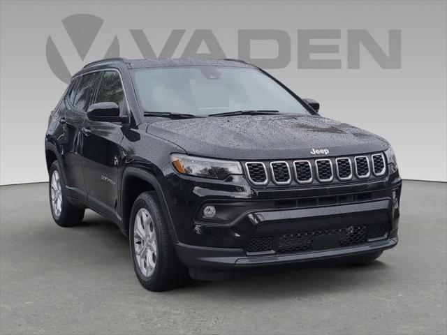 2024 Jeep Compass COMPASS LATITUDE 4X4