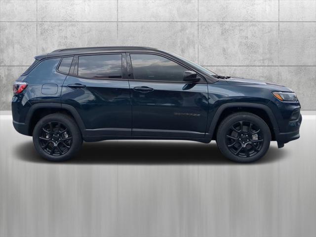 2024 Jeep Compass COMPASS LATITUDE 4X4