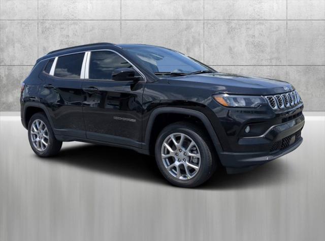 2024 Jeep Compass COMPASS LATITUDE LUX 4X4