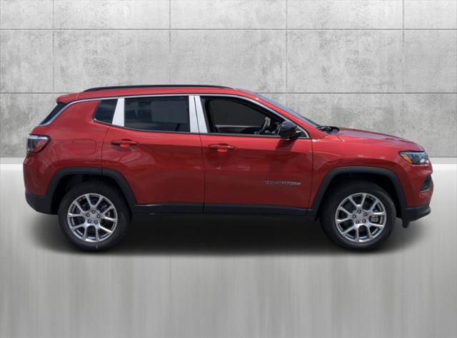 2024 Jeep Compass COMPASS LATITUDE LUX 4X4