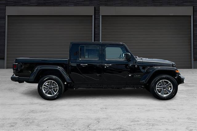 2024 Jeep Gladiator GLADIATOR SPORT S 4X4