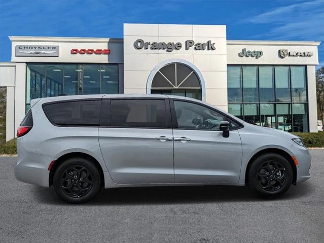 2024 Chrysler Pacifica Hybrid PACIFICA PLUG-IN HYBRID S APPEARANCE