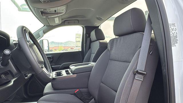 2024 Chevrolet Silverado 6500HD 1WT
