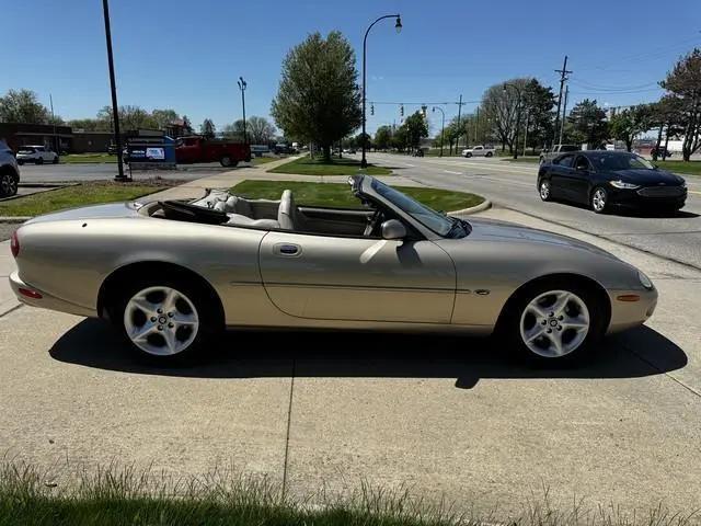 2000 Jaguar XK8 Standard