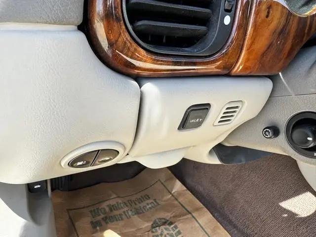 2000 Jaguar XK8 Standard