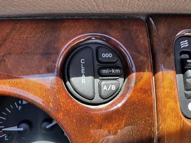 2000 Jaguar XK8 Standard