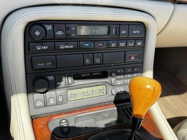 2000 Jaguar XK8 Standard