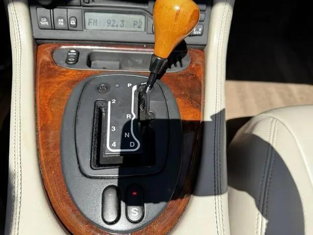 2000 Jaguar XK8 Standard