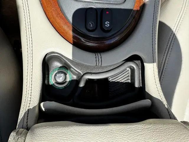 2000 Jaguar XK8 Standard
