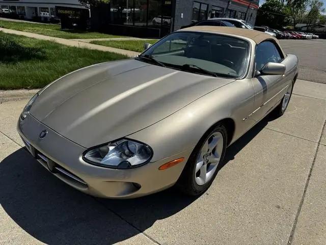 2000 Jaguar XK8 Standard