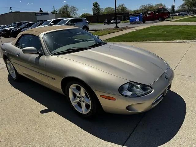 2000 Jaguar XK8 Standard