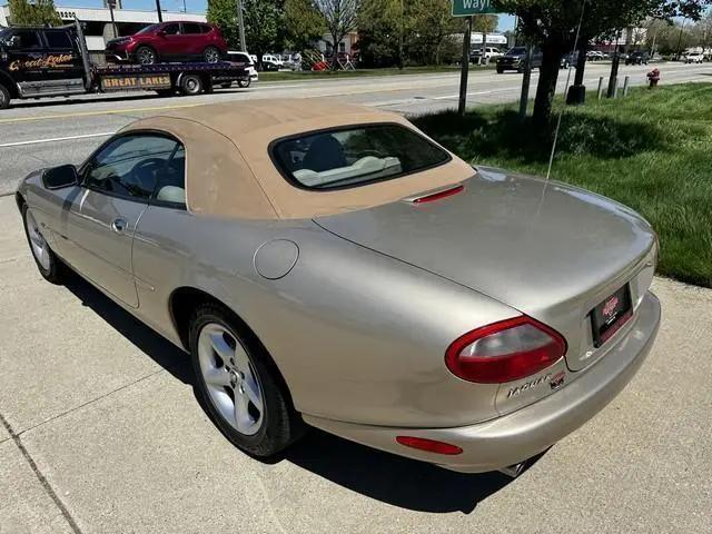 2000 Jaguar XK8 Standard
