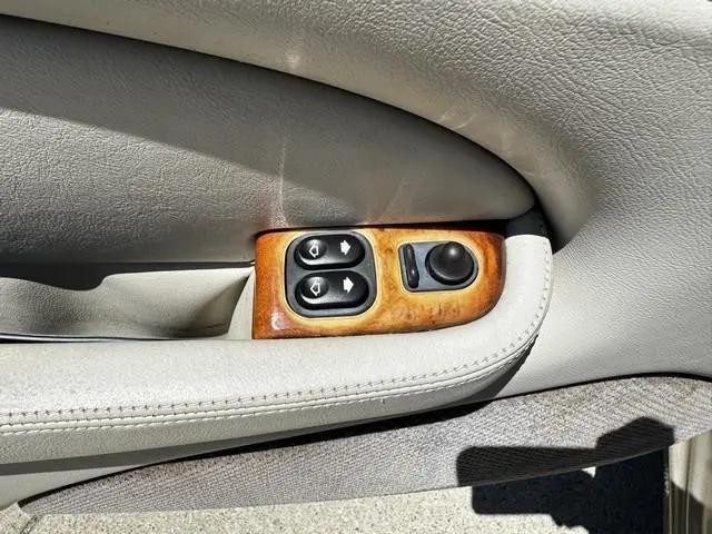 2000 Jaguar XK8 Standard