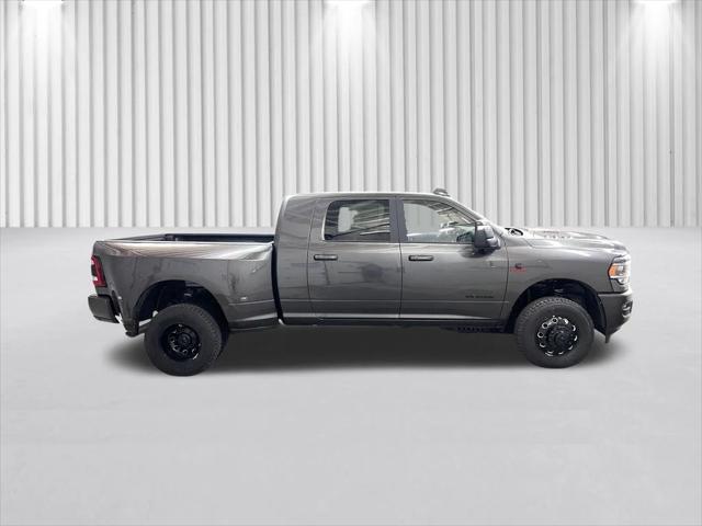 2024 RAM Ram 3500 RAM 3500 LARAMIE MEGA CAB 4X4 64 BOX