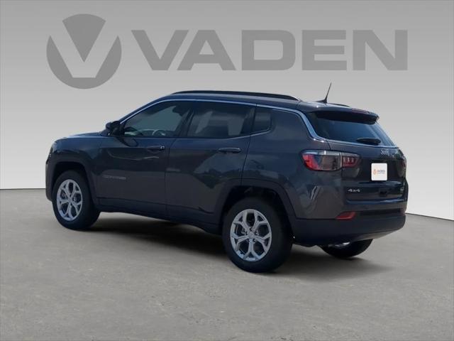 2024 Jeep Compass COMPASS LATITUDE 4X4