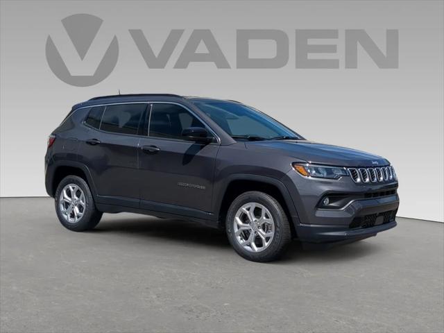 2024 Jeep Compass COMPASS LATITUDE 4X4