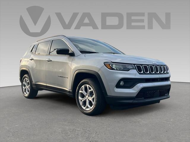 2024 Jeep Compass COMPASS LATITUDE 4X4