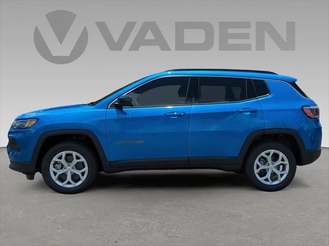 2024 Jeep Compass COMPASS LATITUDE 4X4