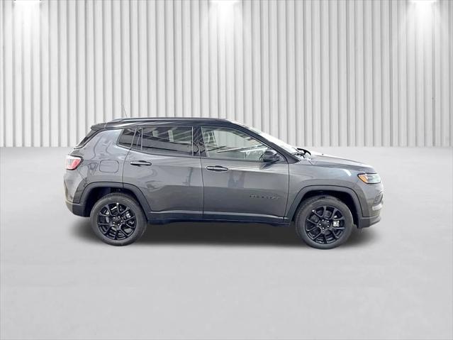 2024 Jeep Compass COMPASS LATITUDE 4X4