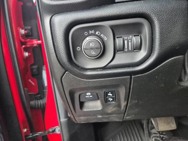 2019 Ram 1500 Laramie Crew Cab 4x4 5'7" Box