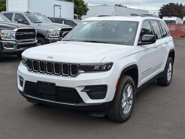 2024 Jeep Grand Cherokee GRAND CHEROKEE LAREDO X 4X4