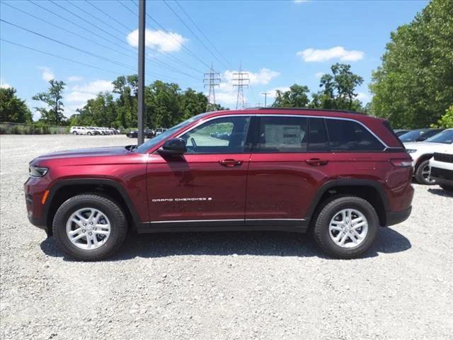 2024 Jeep Grand Cherokee GRAND CHEROKEE LAREDO 4X4