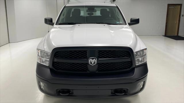 2024 RAM Ram 1500 Classic RAM 1500 CLASSIC TRADESMAN QUAD CAB 4X4 64 BOX