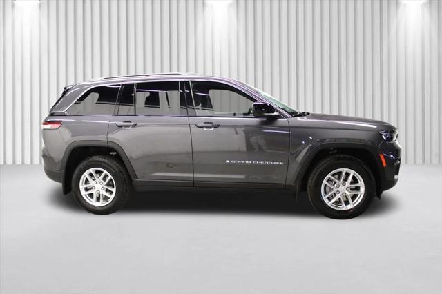 2024 Jeep Grand Cherokee GRAND CHEROKEE LAREDO X 4X4